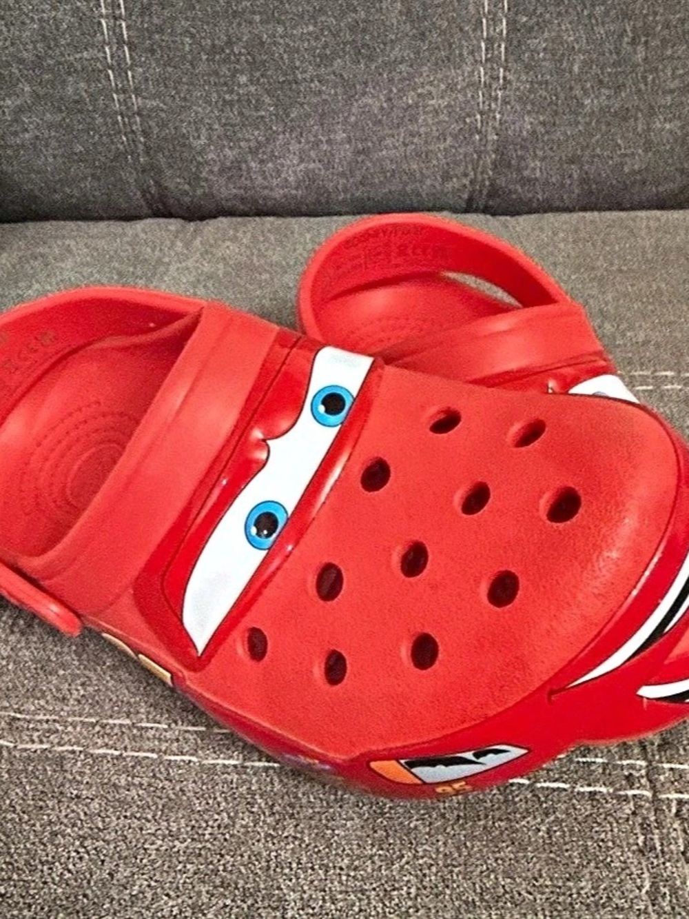 Crocs Classic Clog Lightning McQueen Red Character Clogs - Picture 2 of 2